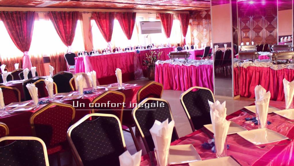 Hotel Mansel Яунде Екстер'єр фото