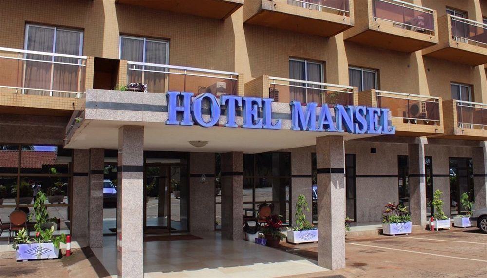 Hotel Mansel Яунде Екстер'єр фото