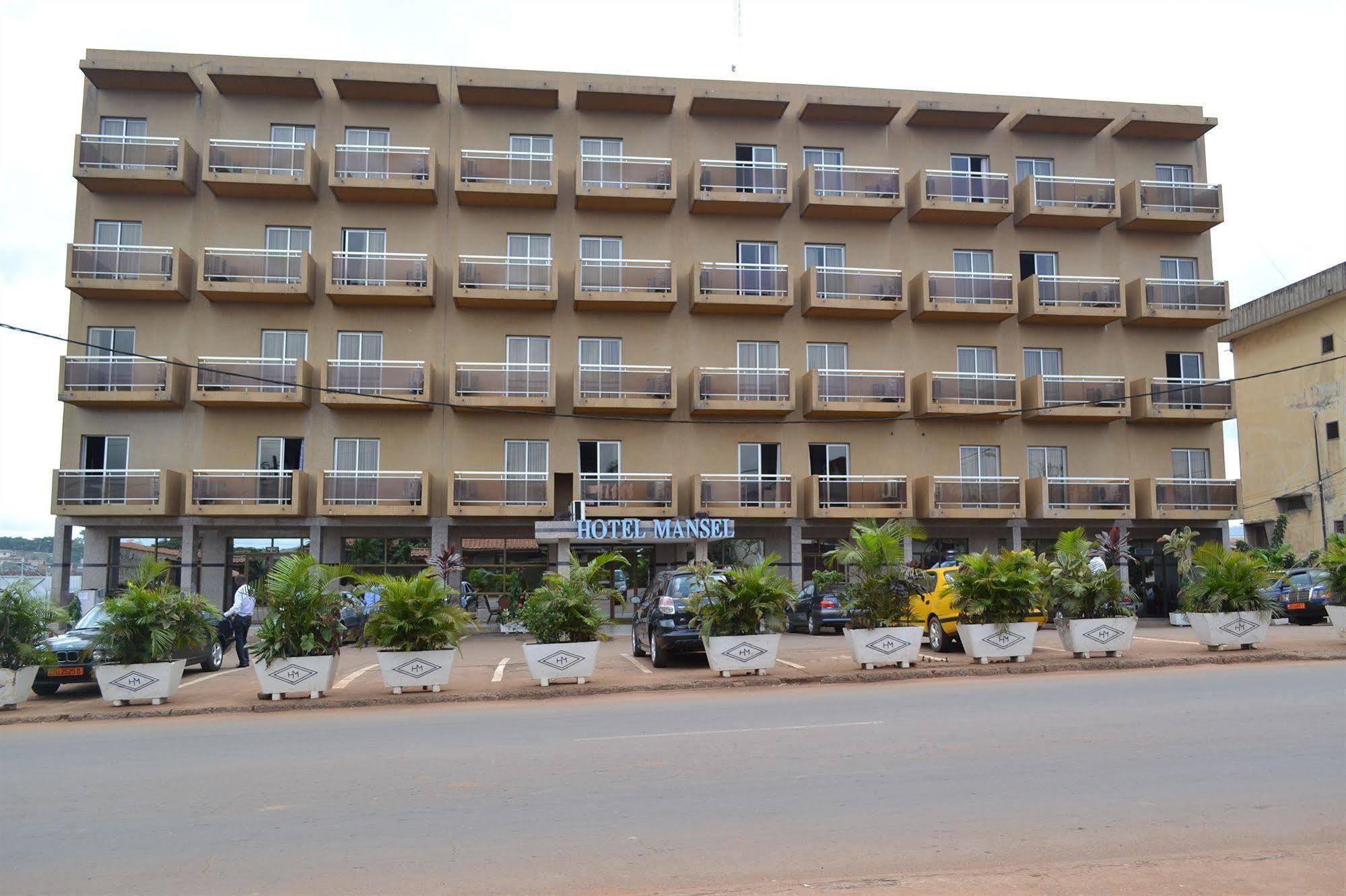 Hotel Mansel Яунде Екстер'єр фото