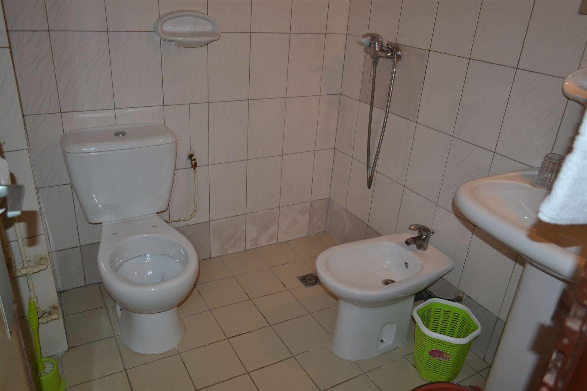 Hotel Mansel Яунде Екстер'єр фото